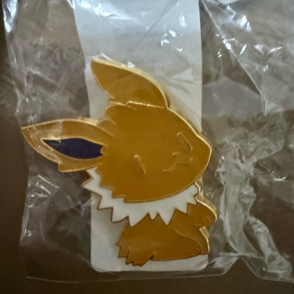 Set of 7 Pokemon Eevee evolution pins NEW umbreon vaporeon leafeon
Sylveon - Picture 4 of 10